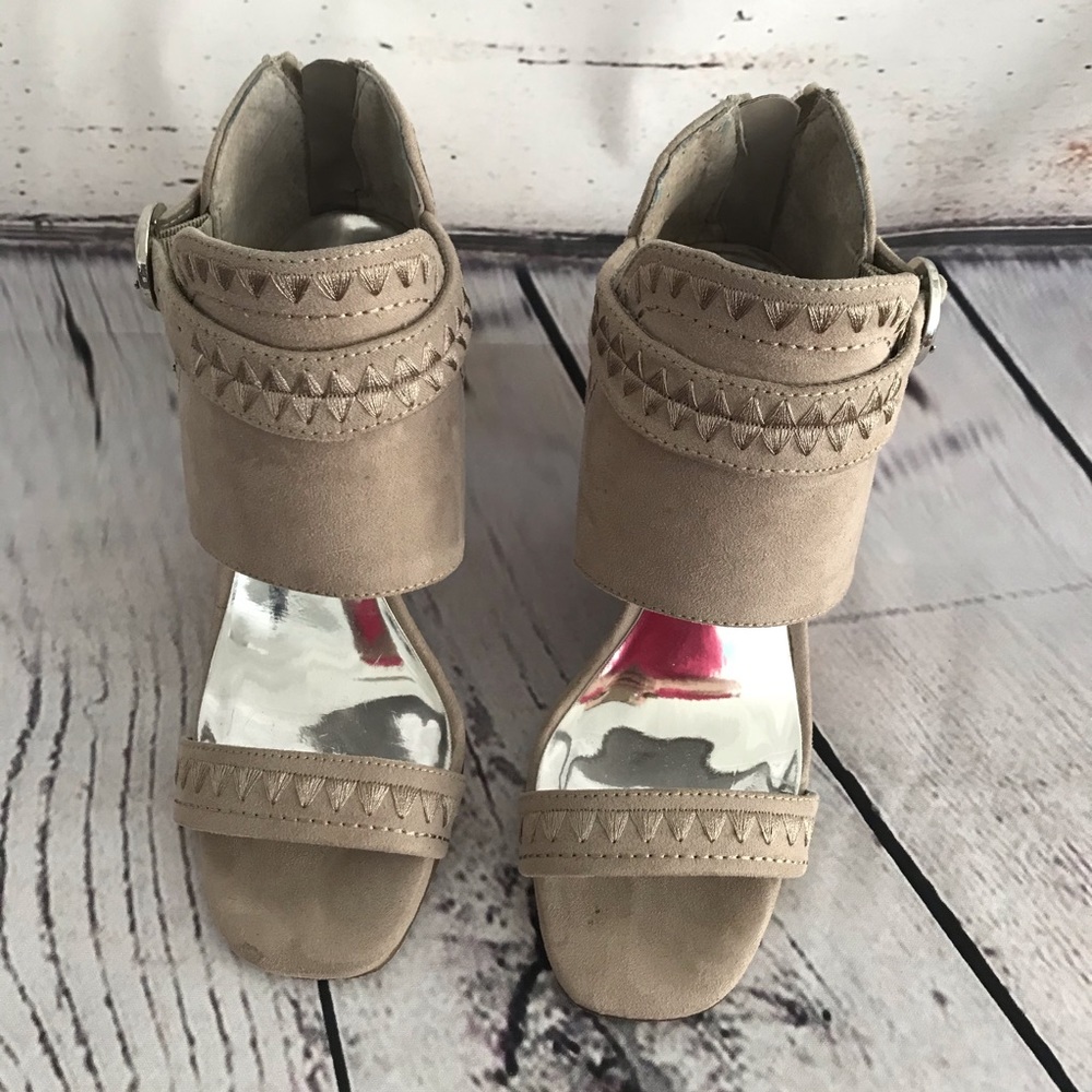 Carlos Wedges